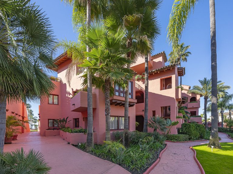 Apartment for Sale in New Golden Mile, Malaga 21