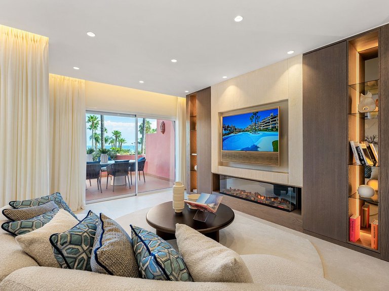 Apartment for Sale in New Golden Mile, Malaga 3