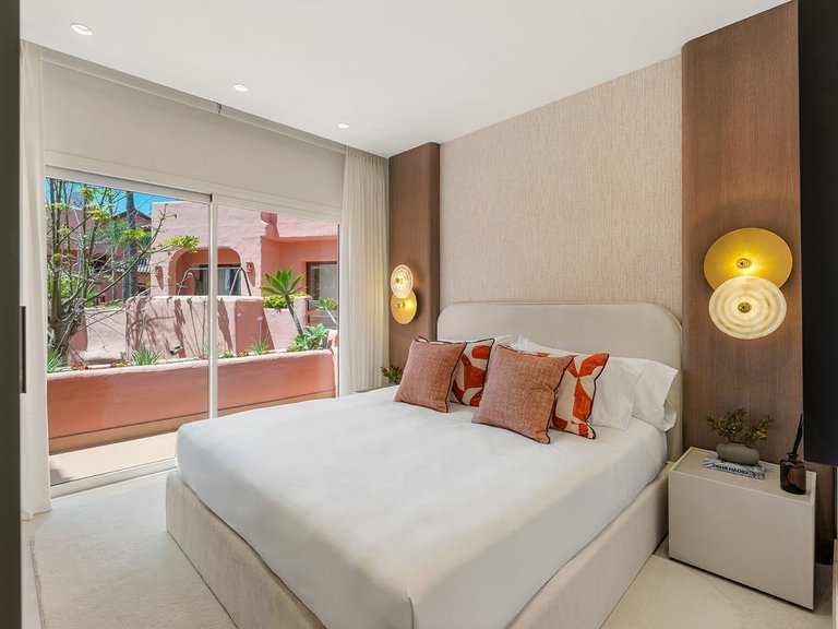 Apartment for Sale in New Golden Mile, Malaga 9