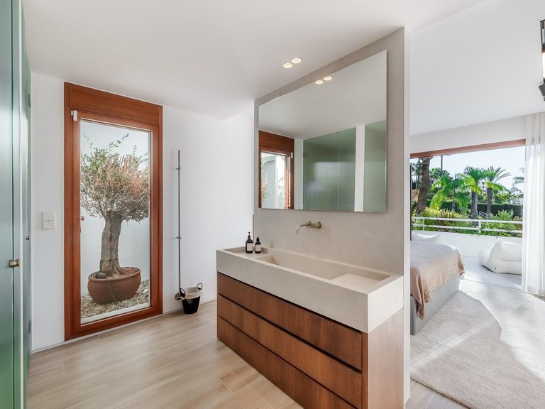 Apartment for Sale in Nueva Andalucía, Malaga 20
