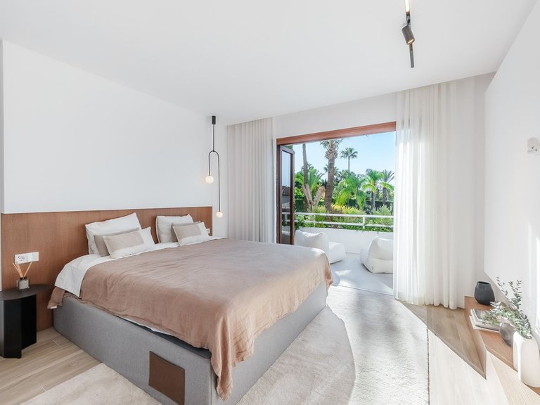 Apartment for Sale in Nueva Andalucía, Malaga 22