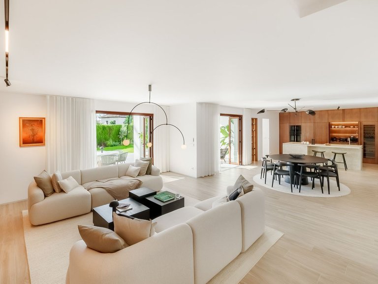 Apartment for Sale in Nueva Andalucía, Malaga 6