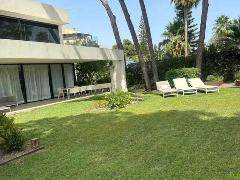 Villa for Sale in Marbella, Malaga 1