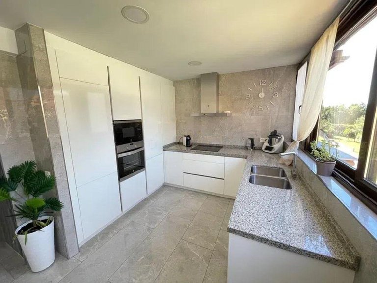 Apartment for Sale in Marbella, Malaga 5