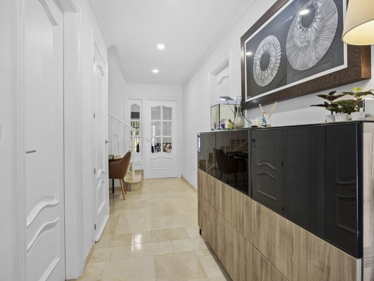 Villa for Sale in Nagüeles, Malaga 11