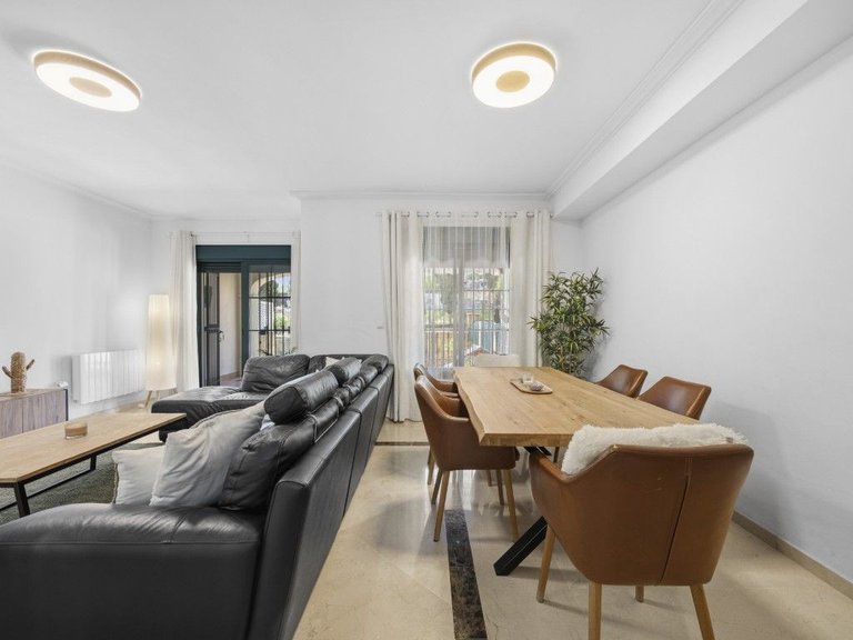 Villa for Sale in Nagüeles, Malaga 17