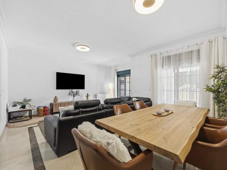 Villa for Sale in Nagüeles, Malaga 18