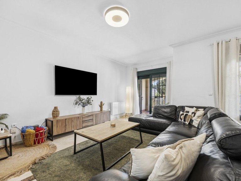 Villa for Sale in Nagüeles, Malaga 19