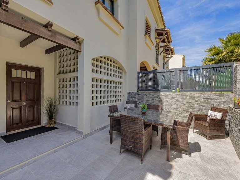 Villa for Sale in Nagüeles, Malaga 2