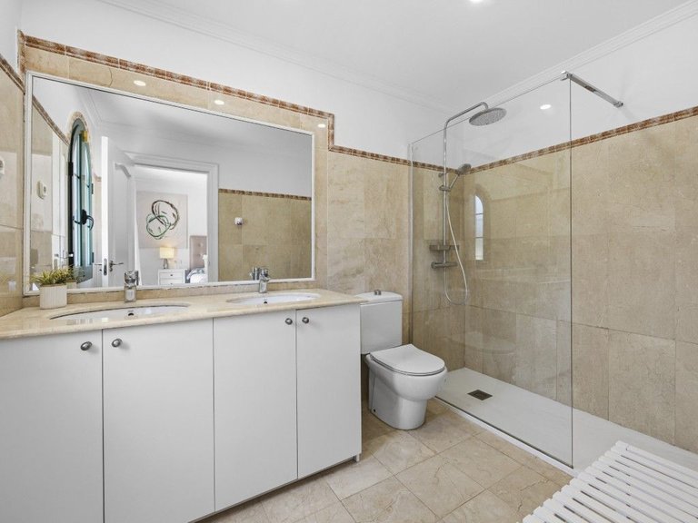 Villa for Sale in Nagüeles, Malaga 25