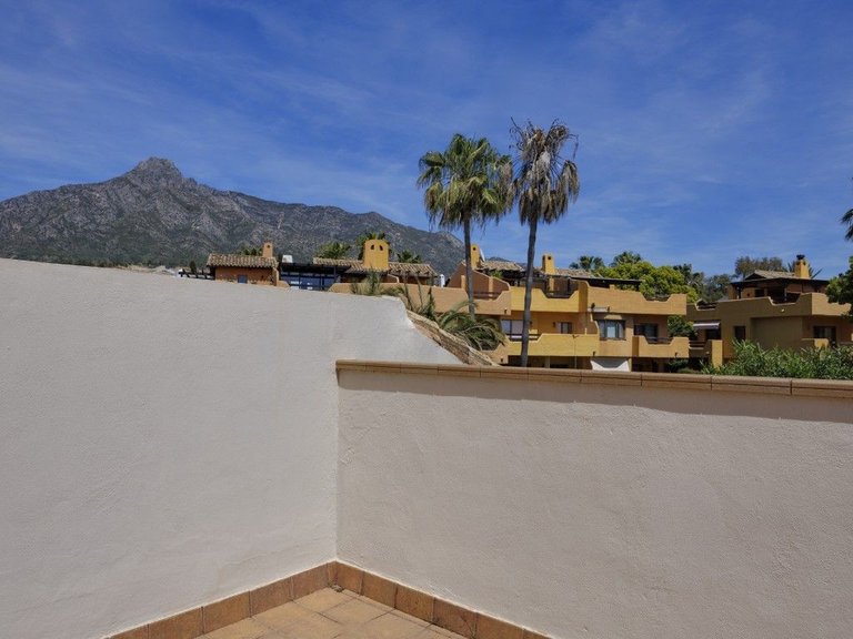 Villa for Sale in Nagüeles, Malaga 29