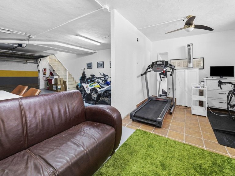 Villa for Sale in Nagüeles, Malaga 33