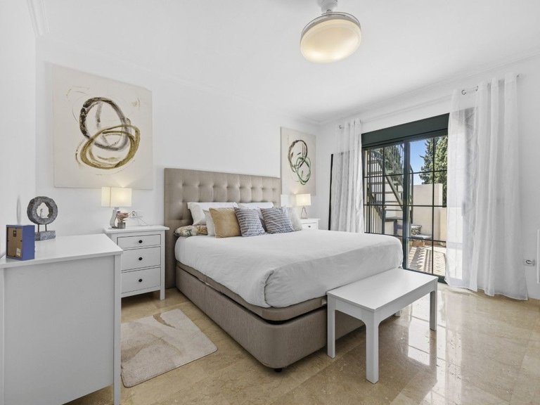 Villa for Sale in Nagüeles, Malaga 4