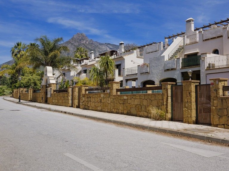 Villa for Sale in Nagüeles, Malaga 8