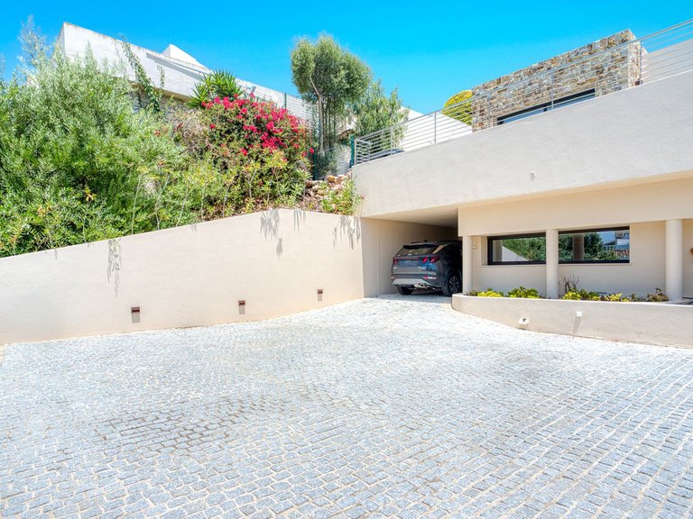 Villa for Sale in Elviria, Malaga 32