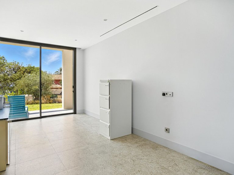 Villa for Sale in Elviria, Malaga 41