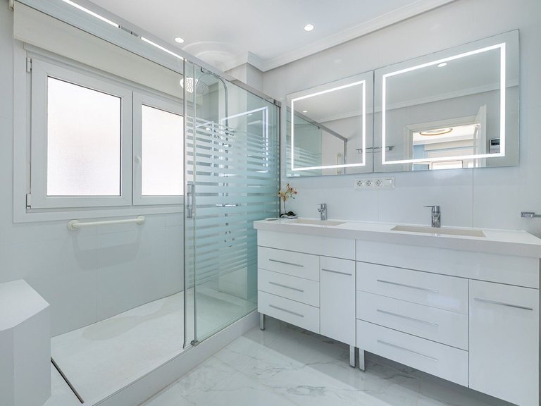 Villa for Sale in La Capellania, Malaga 20