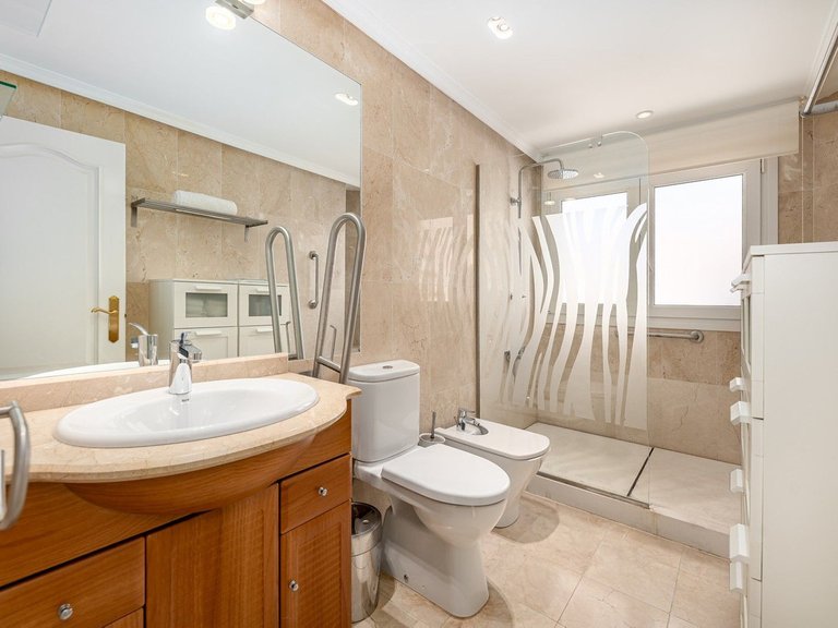 Villa for Sale in La Capellania, Malaga 25