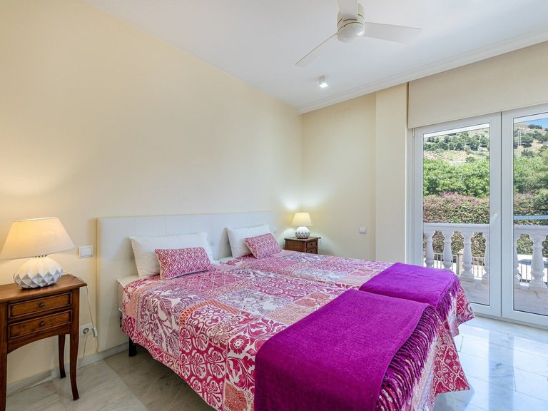 Villa for Sale in La Capellania, Malaga 28