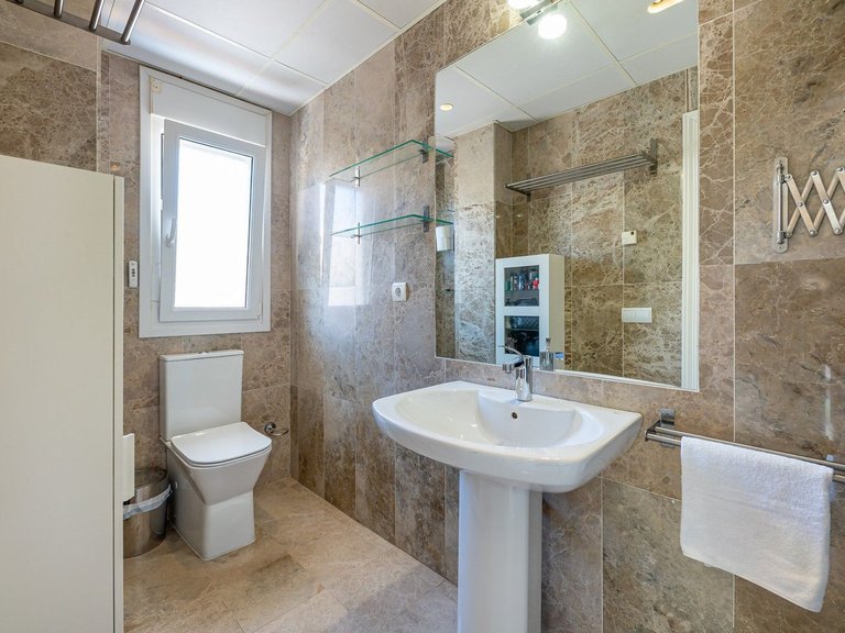 Villa for Sale in La Capellania, Malaga 30