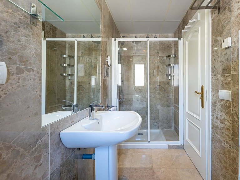 Villa for Sale in La Capellania, Malaga 31