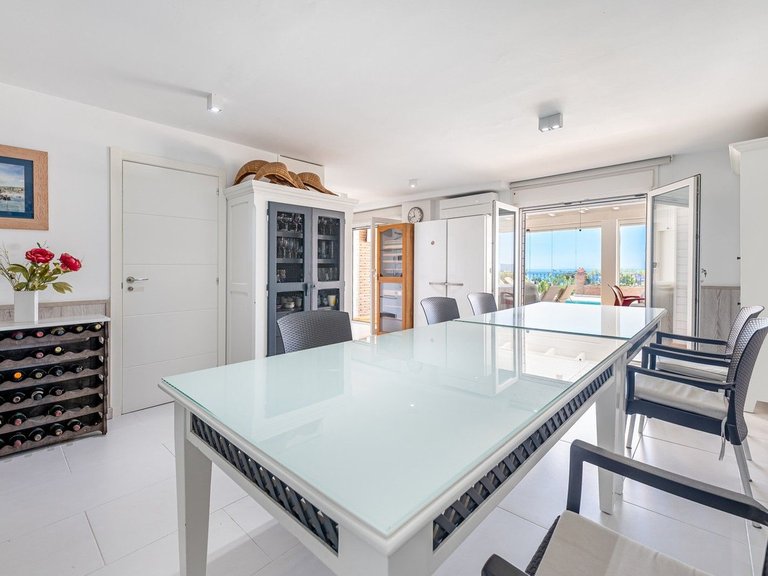 Villa for Sale in La Capellania, Malaga 32