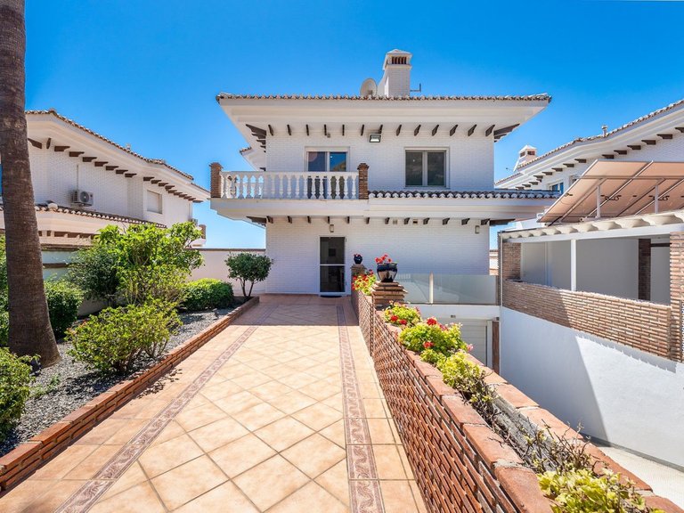 Villa for Sale in La Capellania, Malaga 4