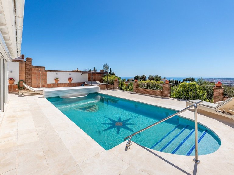 Villa for Sale in La Capellania, Malaga 42