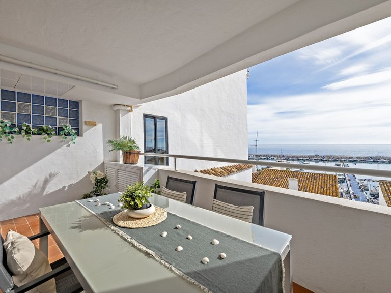 Apartment for Sale in Puerto Banús, Malaga 10