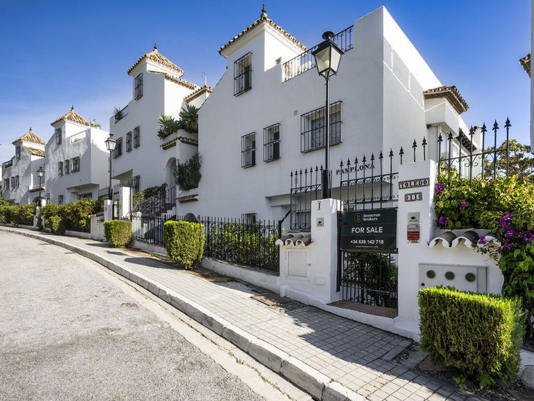 Town House for Sale in Marbella, Malaga 24