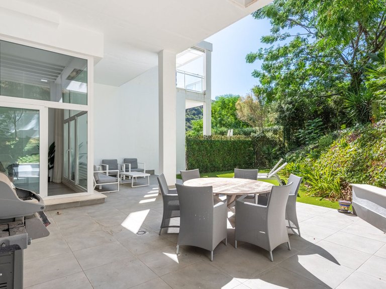 Apartment for Sale in Benahavís, Malaga 11