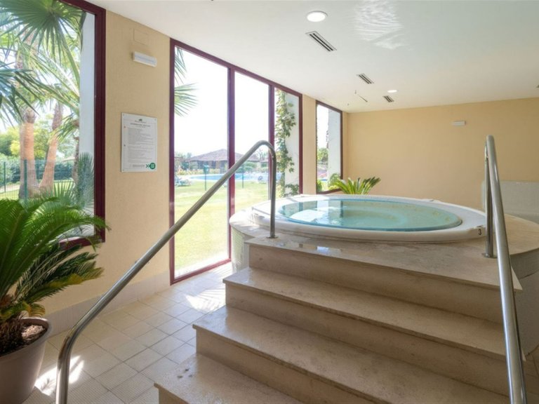 Apartment for Sale in Benahavís, Malaga 25