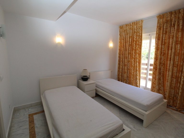 Villa for Sale in The Golden Mile, Malaga 16