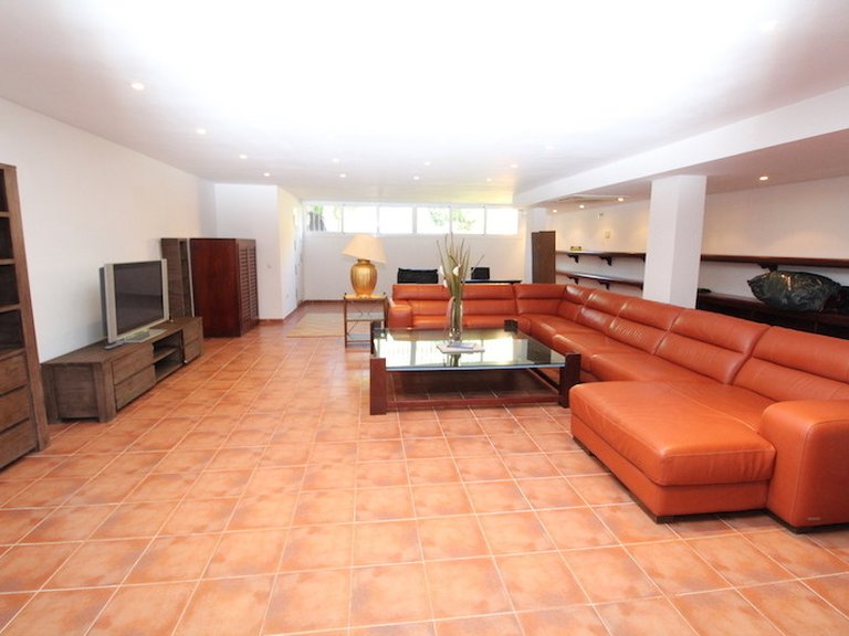 Villa for Sale in The Golden Mile, Malaga 18