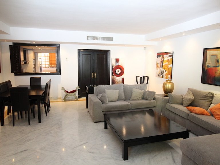 Villa for Sale in The Golden Mile, Malaga 4
