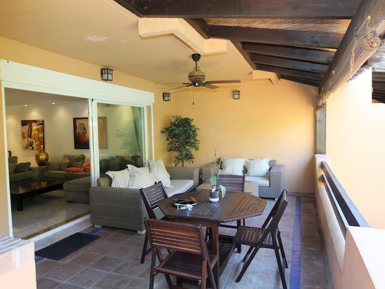 Villa for Sale in The Golden Mile, Malaga 6