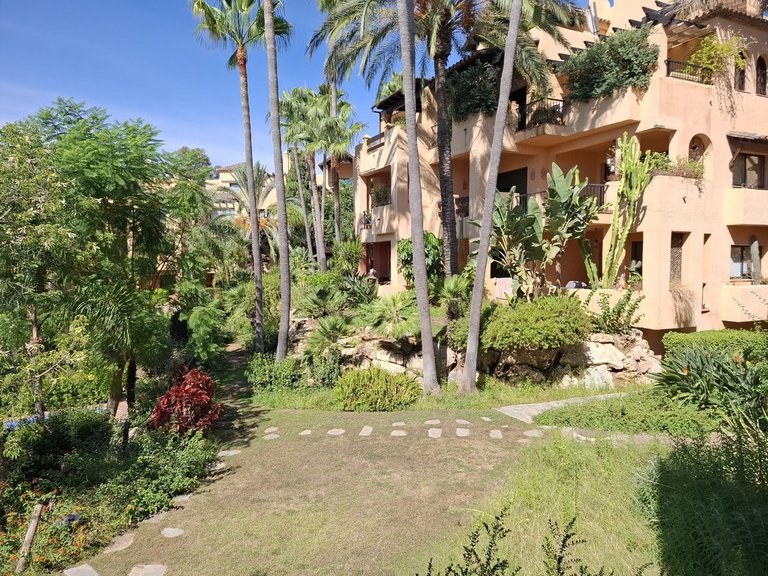Apartment for Sale in El Paraiso, Malaga 1