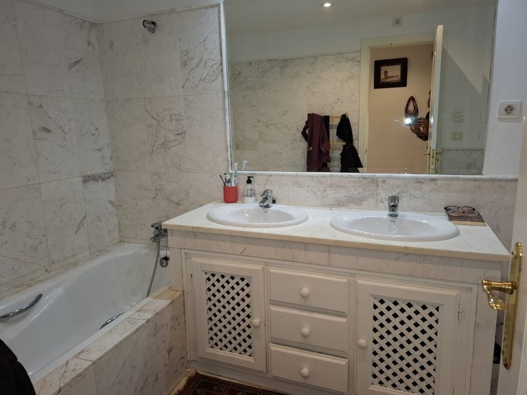 Apartment for Sale in El Paraiso, Malaga 6
