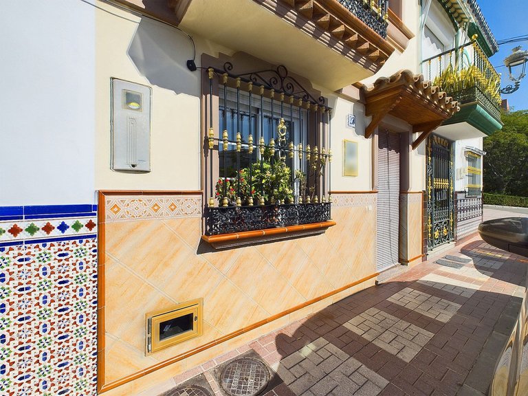 Villa for Sale in Estepona, Malaga 1