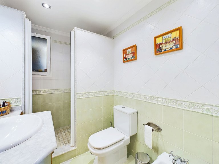 Villa for Sale in Estepona, Malaga 11