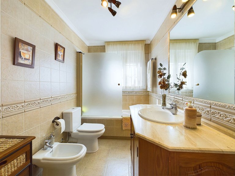 Villa for Sale in Estepona, Malaga 12