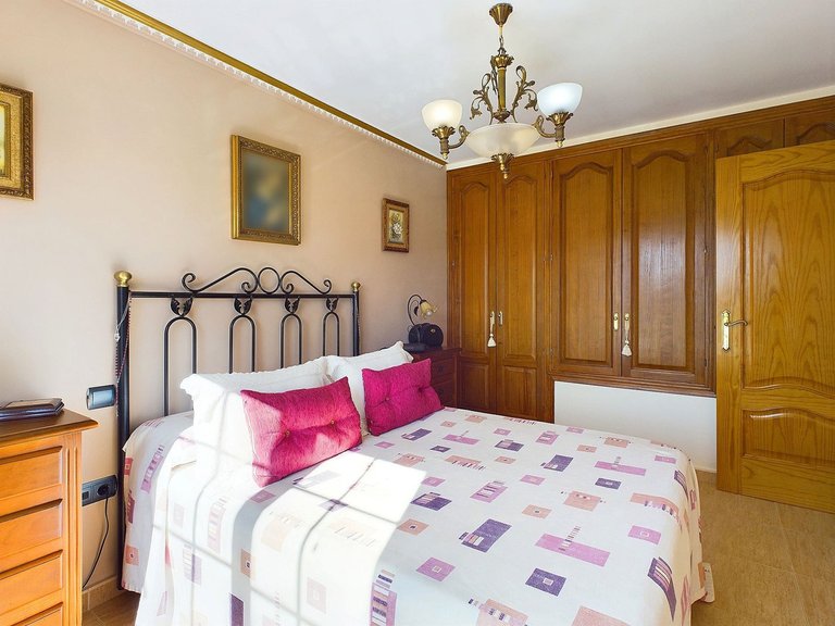 Villa for Sale in Estepona, Malaga 8
