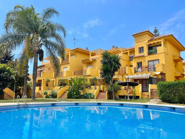 Villa for Sale in Estepona, Malaga 1