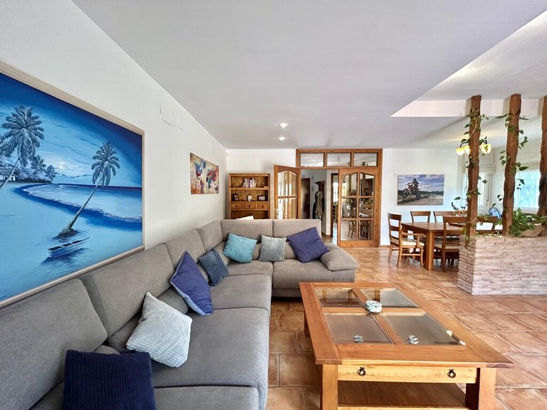 Villa for Sale in Estepona, Malaga 11