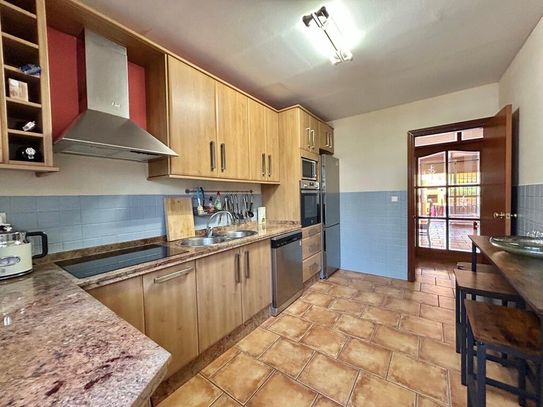 Villa for Sale in Estepona, Malaga 9