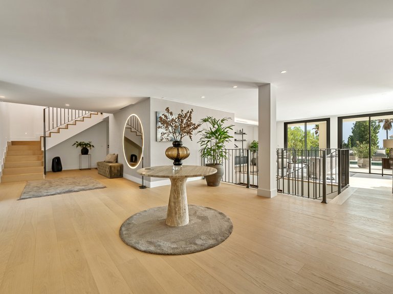 Villa for Sale in The Golden Mile, Malaga 14