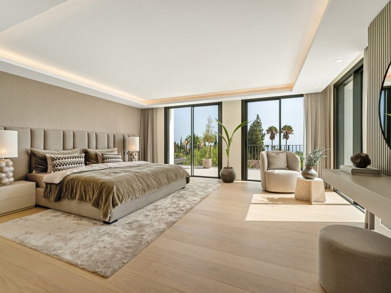 Villa for Sale in The Golden Mile, Malaga 18
