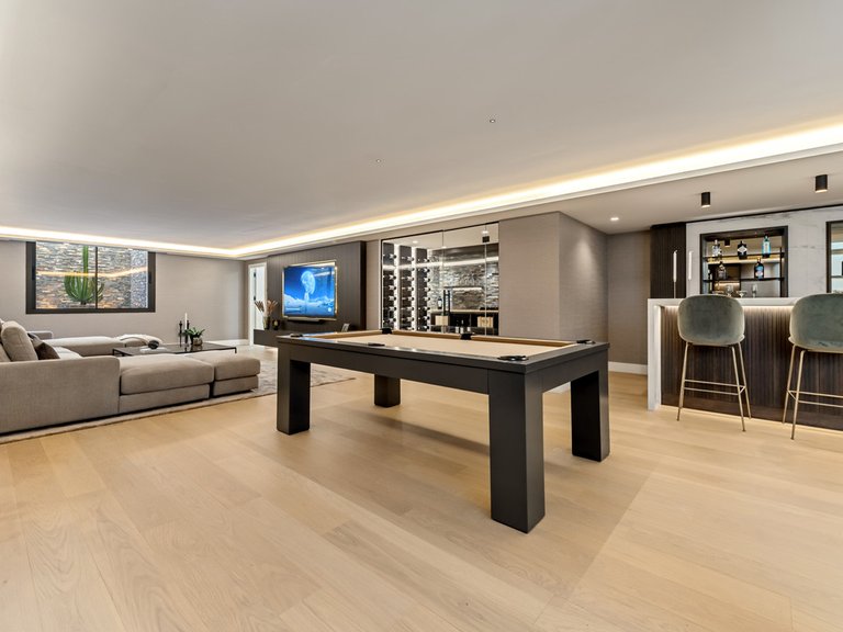 Villa for Sale in The Golden Mile, Malaga 28