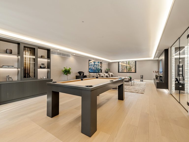 Villa for Sale in The Golden Mile, Malaga 29