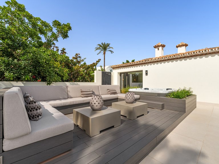 Villa for Sale in The Golden Mile, Malaga 35